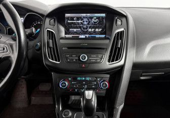 Подержанный автомобиль Ford Focus Sedan 2016 года (16 фото)