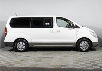 Подержанный автомобиль Hyundai H-1 2016 года (4 фото)