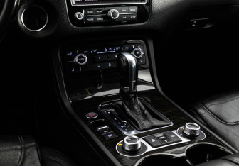 Подержанный автомобиль Volkswagen Touareg 2015 года (13 фото)