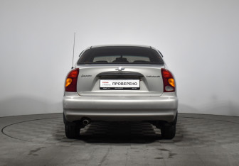 Подержанный автомобиль Chevrolet Lanos 2007 года (6 фото)