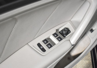 Подержанный автомобиль Volkswagen Tiguan 2017 года (11 фото)