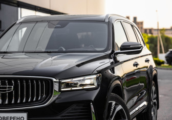 Подержанный автомобиль Geely Monjaro 2022 года (2 фото)