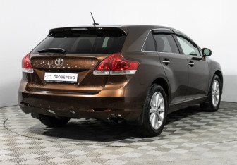 Подержанный автомобиль Toyota Venza 2011 года (5 фото)