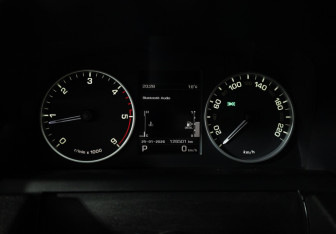 Подержанный автомобиль Land Rover Range Rover Sport 2012 года (12 фото)