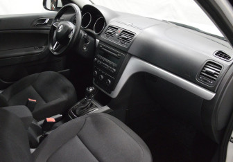 Подержанный автомобиль Skoda Yeti 2014 года (12 фото)