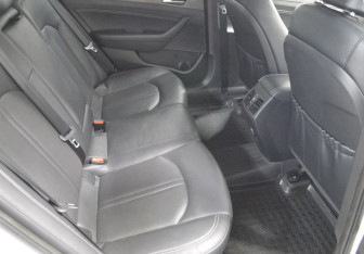 Подержанный автомобиль Hyundai Sonata 2019 года (13 фото)