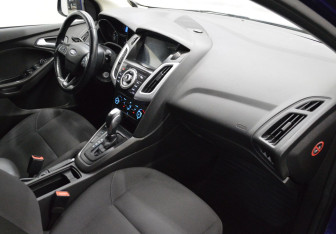 Подержанный автомобиль Ford Focus Hatchback 2016 года (12 фото)