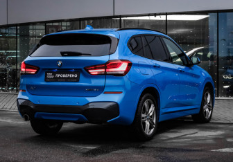 Подержанный автомобиль BMW X1 2021 года (7 фото)