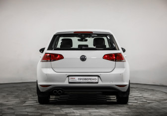 Подержанный автомобиль Volkswagen Golf Hatchback 2013 года (6 фото)