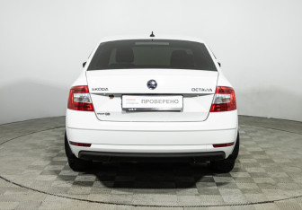 Подержанный автомобиль Skoda Octavia Liftback 2018 года (6 фото)