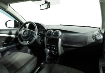 Подержанный автомобиль Nissan Almera Sedan 2018 года (9 фото)
