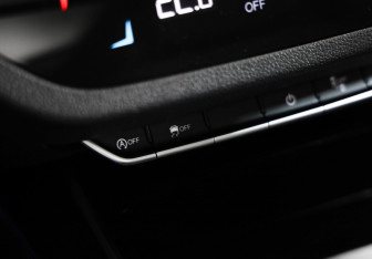 Подержанный автомобиль Hongqi HS5 2024 года (16 фото)