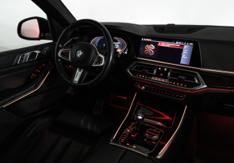 Подержанный автомобиль BMW X5 2019 года (23 фото)