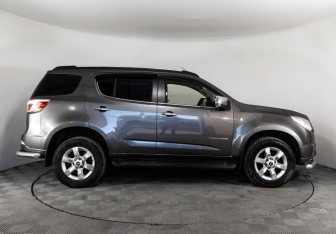 Подержанный автомобиль Chevrolet TrailBlazer 2014 года (4 фото)