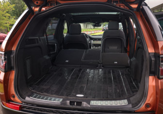 Подержанный автомобиль Land Rover Discovery Sport 2020 года (31 фото)