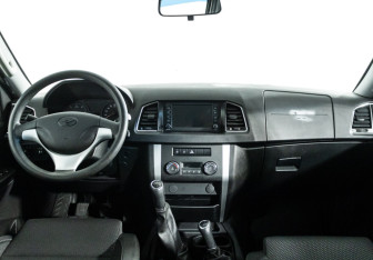 Подержанный автомобиль УАЗ Patriot 2023 года (13 фото)