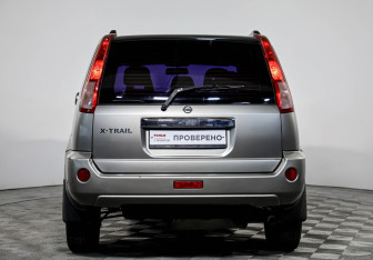 Подержанный автомобиль Nissan X-Trail 2006 года (6 фото)