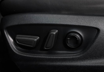 Подержанный автомобиль Toyota Avalon 2022 года (26 фото)