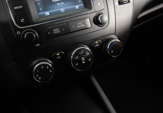 Подержанный автомобиль Kia Cerato Sedan 2013 года (15 фото)