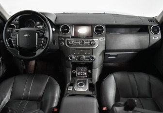 Подержанный автомобиль Land Rover Discovery 2015 года (13 фото)