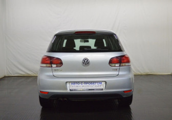 Подержанный автомобиль Volkswagen Golf Hatchback 2011 года (6 фото)