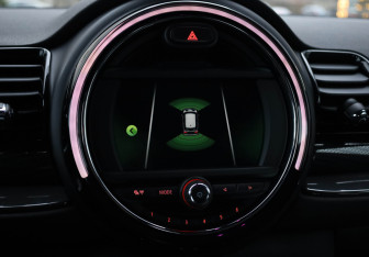 Подержанный автомобиль MINI Clubman Wagon 2019 года (17 фото)