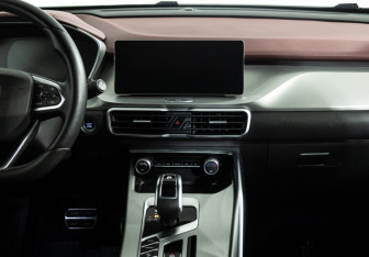 Подержанный автомобиль Geely Coolray 2022 года (14 фото)