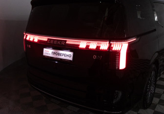 Подержанный автомобиль Zeekr 009 2023 года (35 фото)