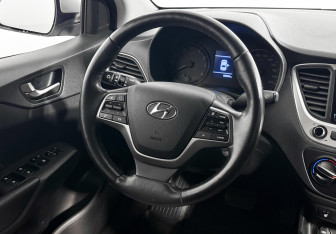 Подержанный автомобиль Hyundai Solaris Sedan 2018 года (15 фото)