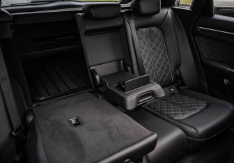 Подержанный автомобиль Audi Q3 2024 года (34 фото)