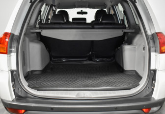 Подержанный автомобиль Mitsubishi Pajero Sport 2011 года (20 фото)