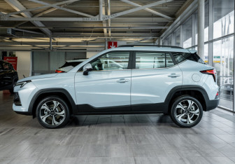 Новый Москвич 3 2024 (6 фото)