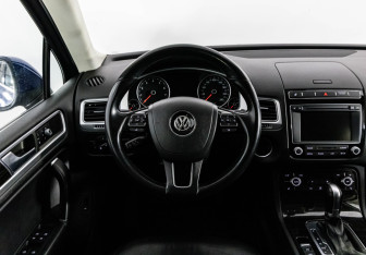 Подержанный автомобиль Volkswagen Touareg 2014 года (11 фото)