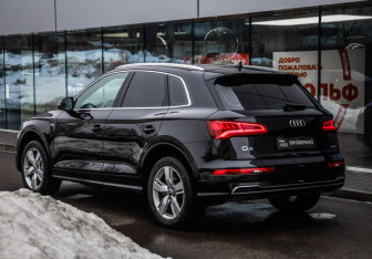 Подержанный автомобиль Audi Q5 2019 года (7 фото)