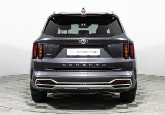 Подержанный автомобиль Kia Sorento 2021 года (6 фото)