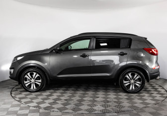 Подержанный автомобиль Kia Sportage 2012 года (8 фото)