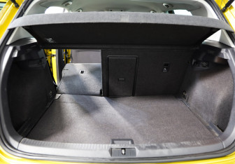 Подержанный автомобиль Volkswagen Golf Hatchback 2017 года (27 фото)