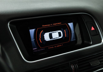 Подержанный автомобиль Audi Q5 2015 года (16 фото)