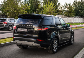 Подержанный автомобиль Land Rover Discovery 2018 года (6 фото)