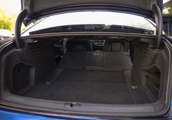 Подержанный автомобиль Audi A4 Sedan 2018 года (32 фото)