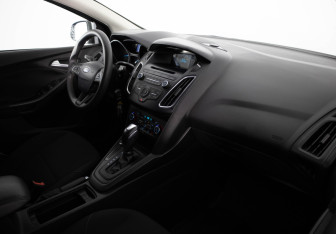 Подержанный автомобиль Ford Focus Sedan 2016 года (15 фото)