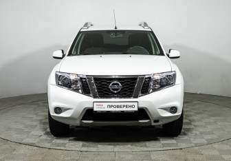 Подержанный автомобиль Nissan Terrano 2019 года (2 фото)