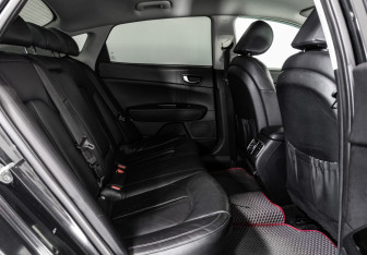 Подержанный автомобиль Kia Optima Sedan 2019 года (20 фото)