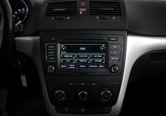 Подержанный автомобиль Skoda Yeti 2013 года (16 фото)