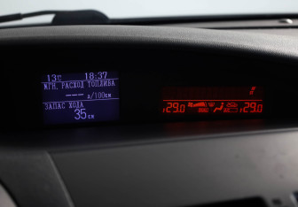 Подержанный автомобиль Mazda 3 Sedan 2011 года (13 фото)