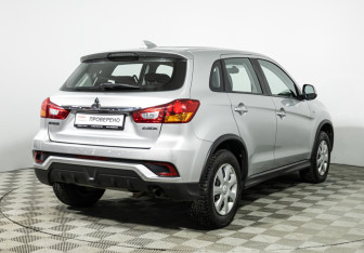 Подержанный автомобиль Mitsubishi ASX 2019 года (5 фото)