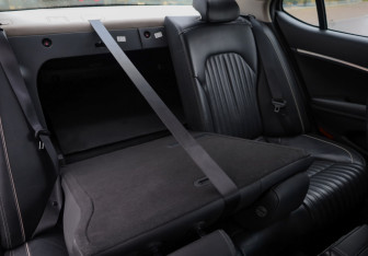 Подержанный автомобиль Genesis G70 2019 года (26 фото)