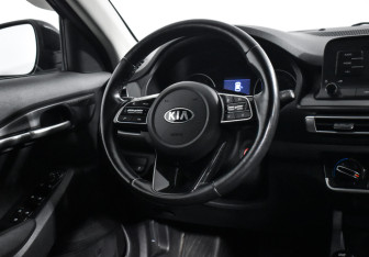 Подержанный автомобиль Kia Seltos 2020 года (15 фото)