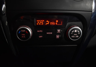 Подержанный автомобиль Suzuki SX4 Hatchback 2011 года (16 фото)