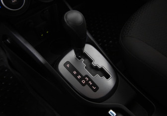 Подержанный автомобиль Kia Rio Sedan 2012 года (12 фото)